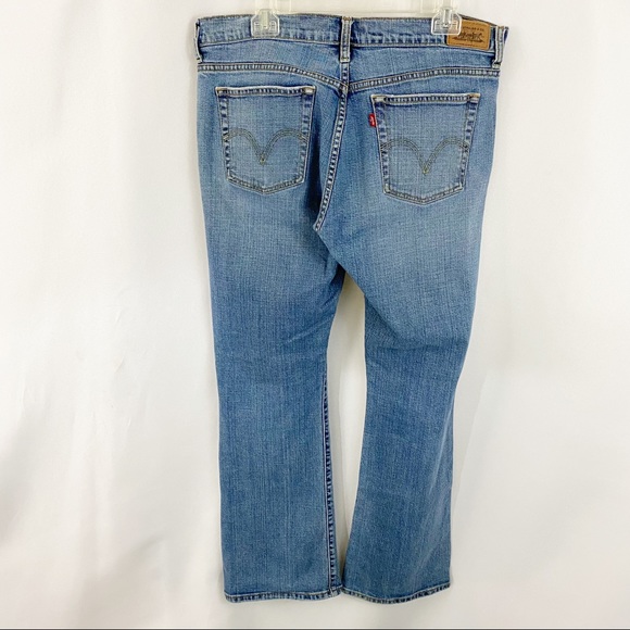 Levi’s 515 Bootcut Jeans - Picture 4 of 9